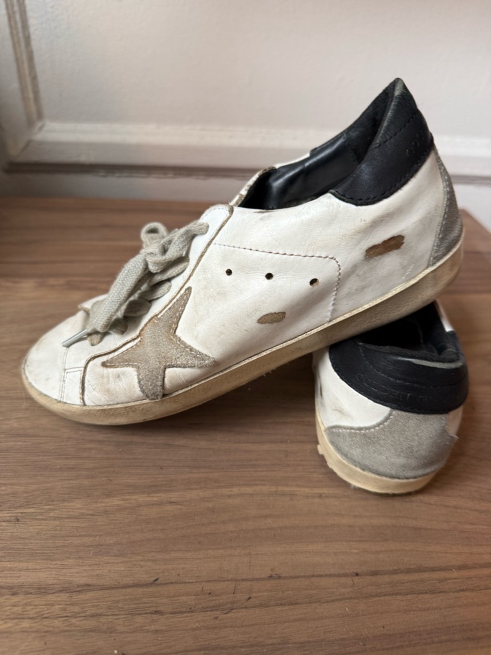 Golden goose superstar black , grey and white sz 6